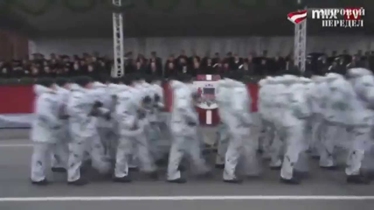 VIDEO: Arī Latvijas armijas parādes tiek izsmietas. Līdzīgi kā Igaunijā.