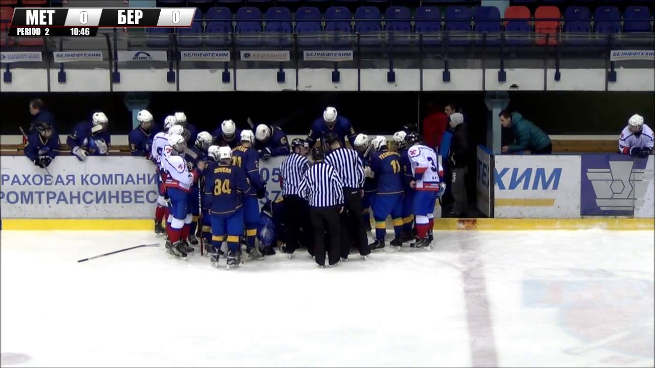 VIDEO: Hokejista ātrā un pareizā reakcija izglābj komandas biedra dzīvību!