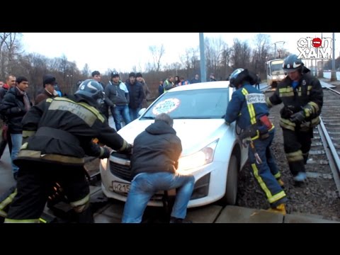 VIDEO: Krievijā jaunieši pašu spēkiem turpina pārmācīt agresīvus autovadītājus!