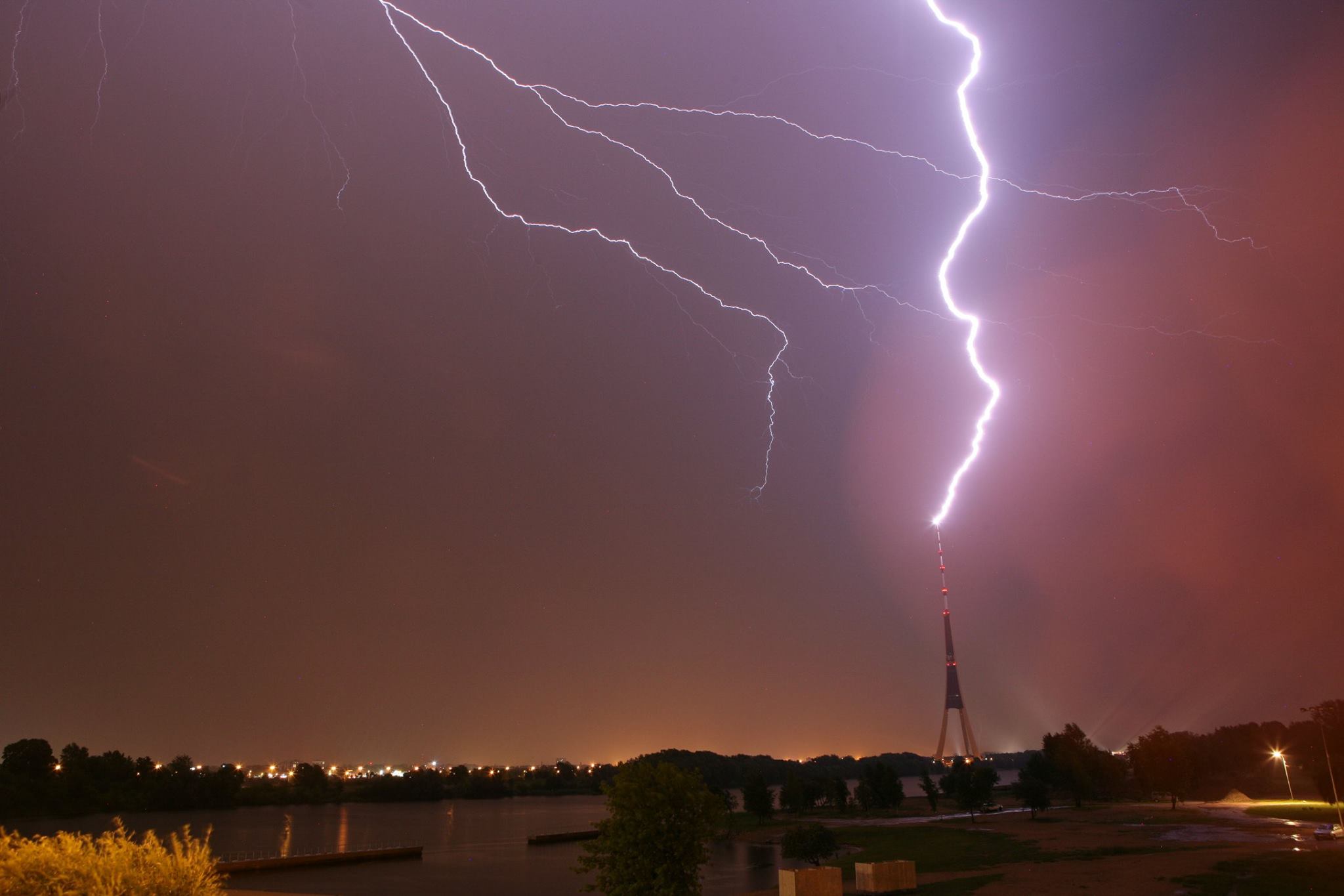 FOTO: Dabas spēks un skaistums vakardienas negaisa laikā!