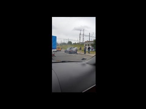 ACULIECINIEKA VIDEO: Rīgas centrā deg BMW automašīna!