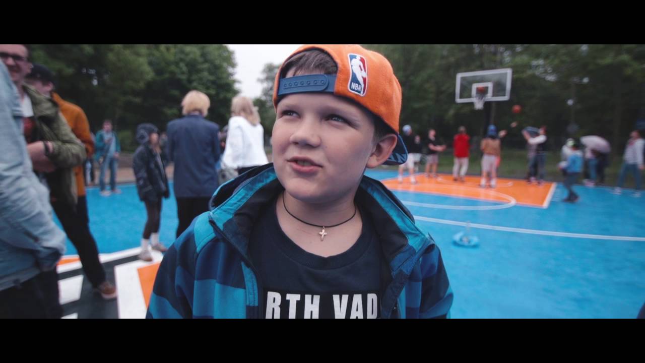 VIDEO: Kristapa Porziņģa dāvātā basketbola laukuma atklāšana Liepājā!