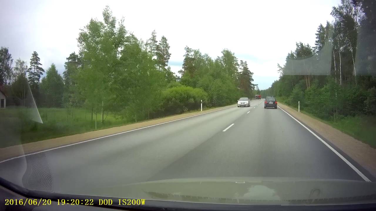 VIDEO: Vakardienas traģiskajā avārijā iesaistītais Jeep pamatīgi sadauzīts..