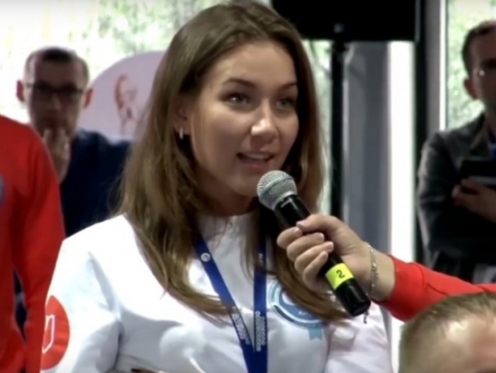 VIDEO: Meitene uzdeva jautājumu Krievijas politiķiem – kā lai izdzīvo ar mazo algu, taču saņēma negaidītu uzbrukumu!