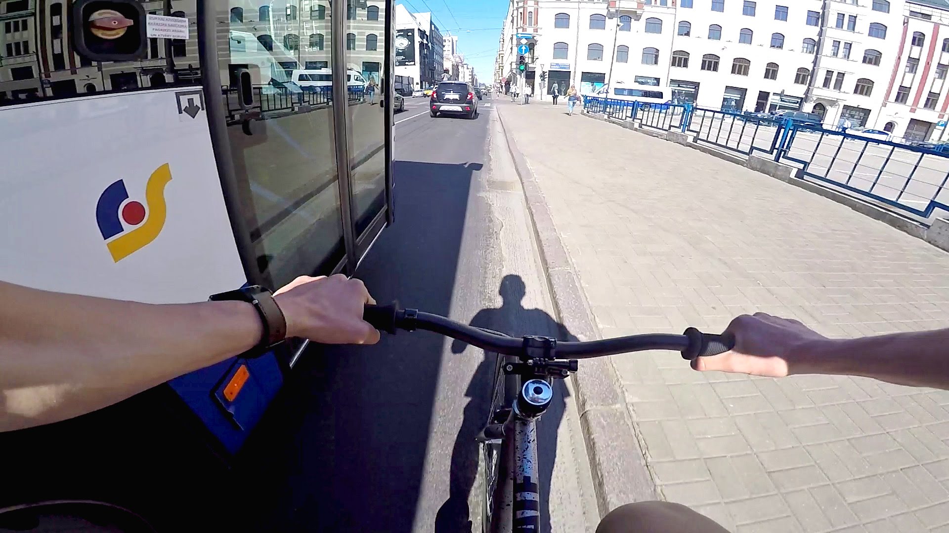 VIDEO: “Rīgas satiksmes” šoferīši turpina rupji pārkāpt ceļu satiksmes noteikumus!