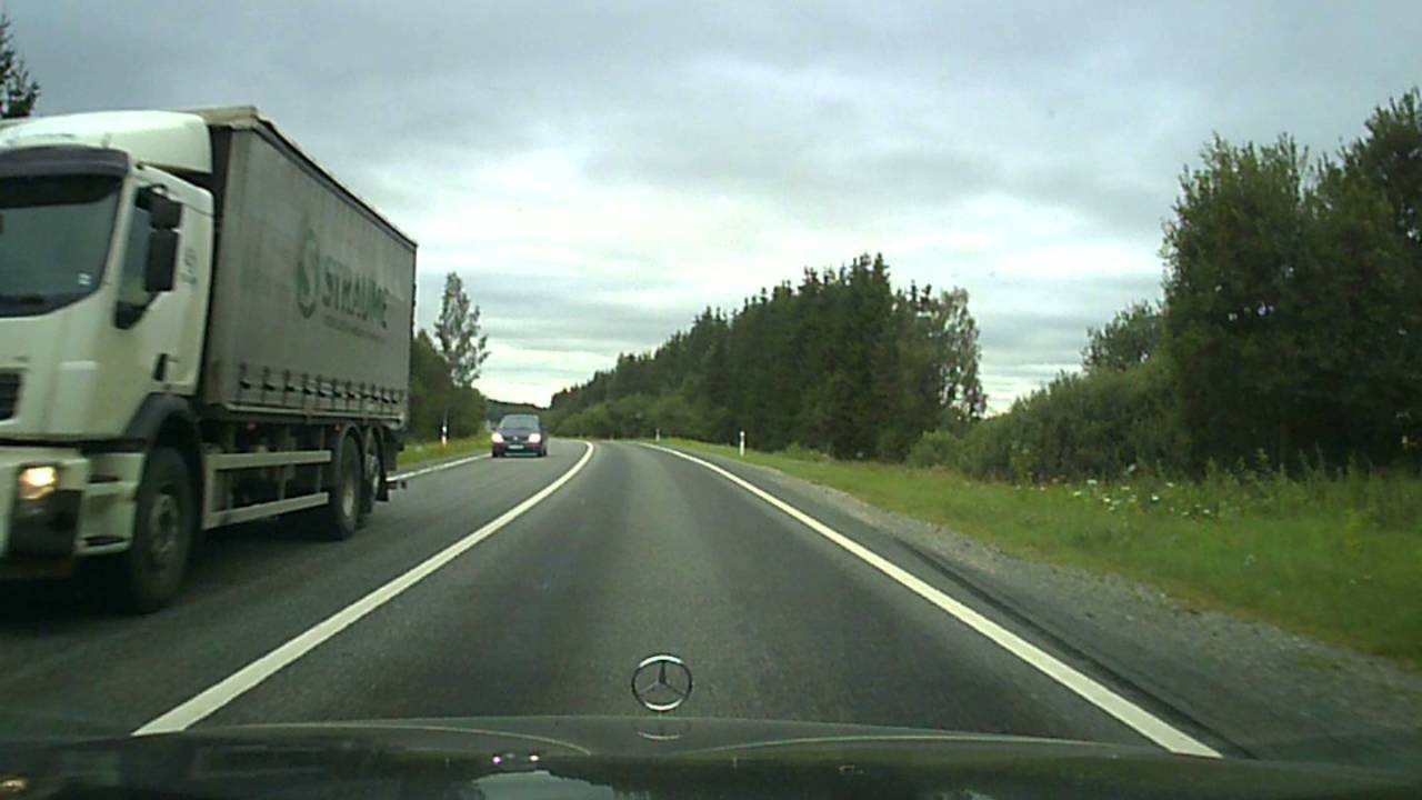 VIDEO: Traģiska avārija Dobeles novadā – sirmgalvja vadīts auto saskrienas ar kravas automašīnu..