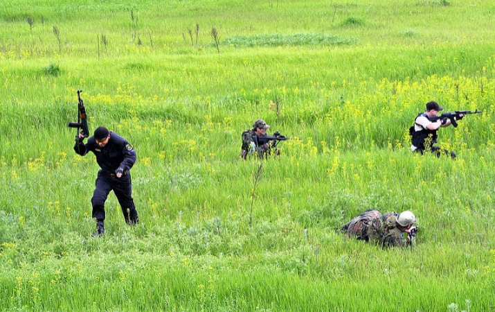 Drošības policija izdzenājusi bruņotus un Krievijas armijas formās tērptus cilvēkus!