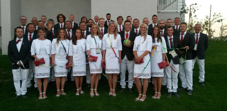 Turpinām jūsmot un priecāties līdz ar citiem ārzemniekiem par Latvijas olimpiešiem un viņu uznācienu Olimpisko spēļu atklāšanas laikā!