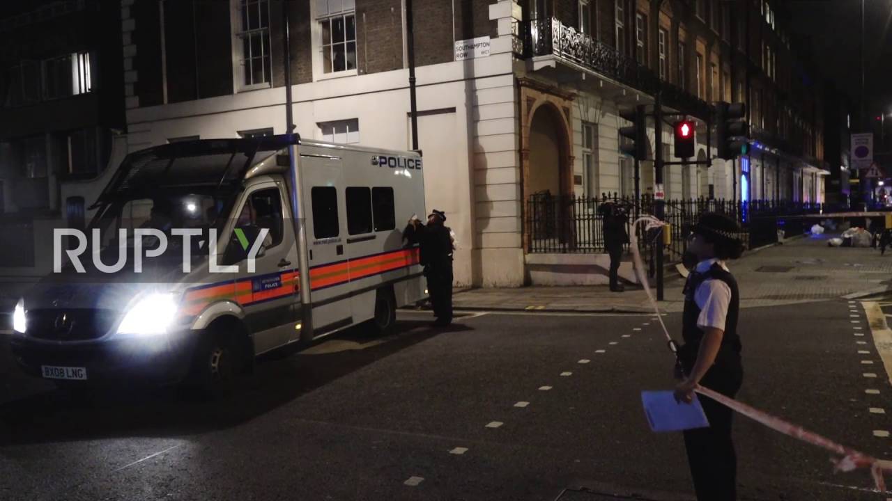 VIDEO: Londonā, Rasela laukumā nodurta sieviete.. Vēl 5 cilvēki ievainoti. Uzbrucējs aizturēts!