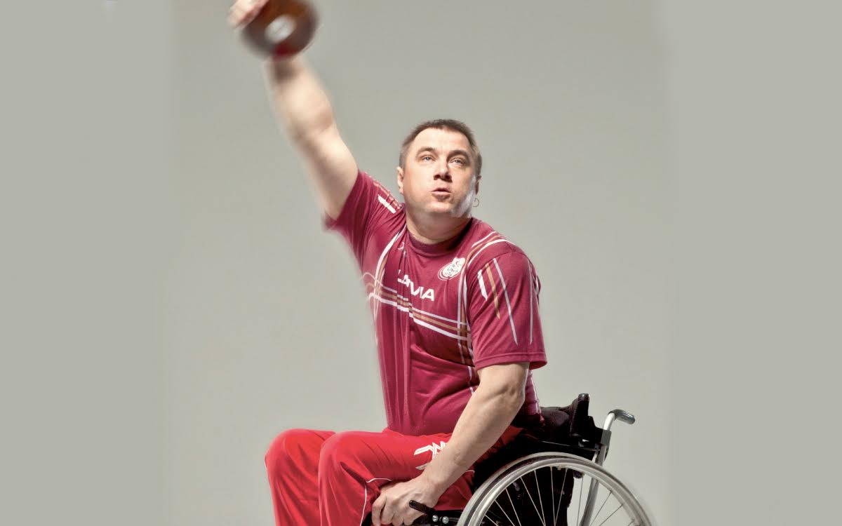 Apsveicam! Latvijas vieglatlēts Aigars Apinis kļūst par četrkārtējo paralimpisko čempionu diska mešanā!