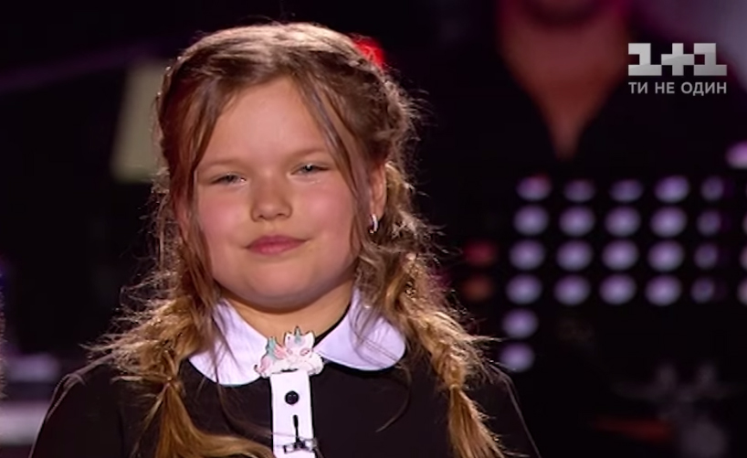 VIDEO: Mazā Katrīna Paula no Rīgas spīdoši turpina dalību Ukrainas dziesmu  konkursā “Голос. Діти”!