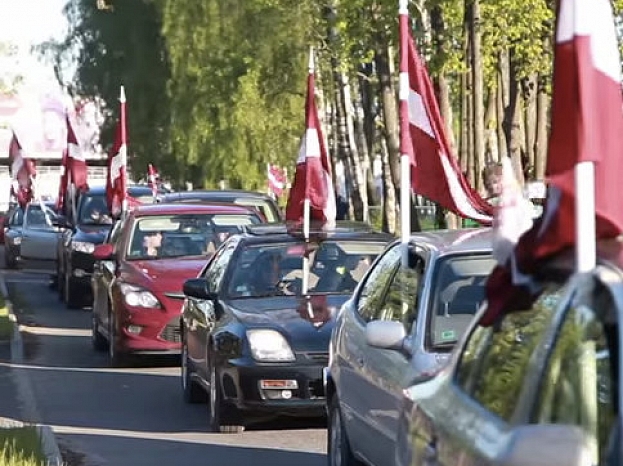 VIDEO: Iespaidīgi! Lūk, kā izskatījās ikgadējais Latvijas Karogu brauciens no drona skatpunkta!