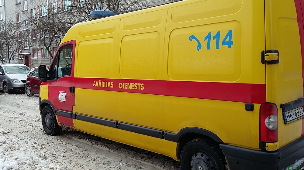 Foto: Liepājā strādnieks mēģina uzspridzināt 9-stāvu māju, lai slēptu neizdarīto dzīvokļa remontu!