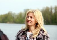 Nila Ušakova sieva 8 gadus iekārtota kā konsultante “Rīgas Ūdenī”; algu saņem, bet darba vietā nav redzēta
