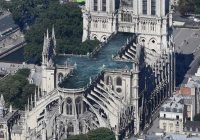 Arhitekti plāno ugunsgrēkā iznīcināto Parīzes Dievmātes katedrāles jumtu aizvietot ar peldbaseinu