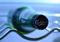 Carlsberg konstatē, ka Apvienotajā Karalistē brūvēts “viltots” spāņu alus nes peļņu