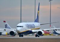 Līdz nākamajai vasarai Boeing streika dēļ Ryanair varētu saņemt par piecām lidmašīnām mazāk