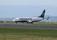 Ryanair peļņa samazinās Boeing kavējumu un pasažieru biļešu cenu samazinājuma dēļ