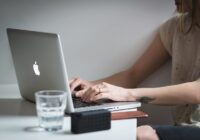 Apple pastiprina vārdisku konfliktu ar Eiropas regulatoriem