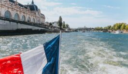 Francijas obligāciju cenas krītas pēc negaidīta S&P reitinga pazeminājuma Francijas obligāciju cenas krītas pēc negaidīta S&P reitinga pazeminājuma