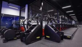 Sarkanās gaismas terapija un moderni trenažieri: “Dominā” atklāts jauns sporta klubs