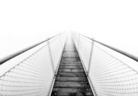 Uzsākta Alūksnes simbola atjaunošana: Tempļakalna parkā remontē Saules tiltu Uzsākta Alūksnes simbola atjaunošana: Tempļakalna parkā remontē Saules tiltu