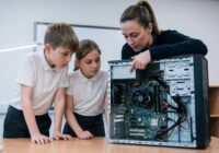 Partija “Latvija pirmajā vietā” rosina ieviest izdienas pensijas pedagogiem no 60 gadu vecuma