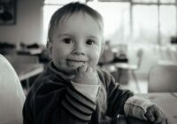 Divos Rīgas bērnudārzos konstatēta masveida saslimšana ar salmonelozes pazīmēm