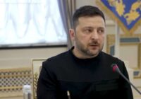 “To sauc par šantāžu” – Ukrainas prezidents par prasībām atjaunot Krievijas naftas tranzītu