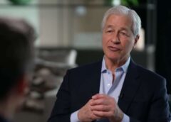 Cerības uz lētākiem kredītiem mazinās: ko prognozē “JPMorgan” vadītājs