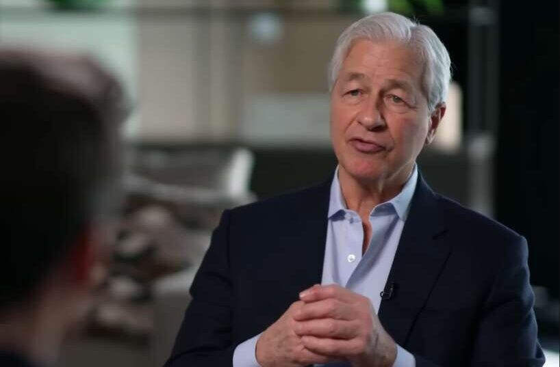 Cerības uz lētākiem kredītiem mazinās: ko prognozē "JPMorgan" vadītājs dimon jp morgan